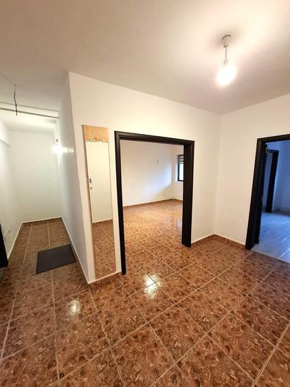Apartament 3 Camere Ultracentral ,etaj 1 , garaj si boxa - 7