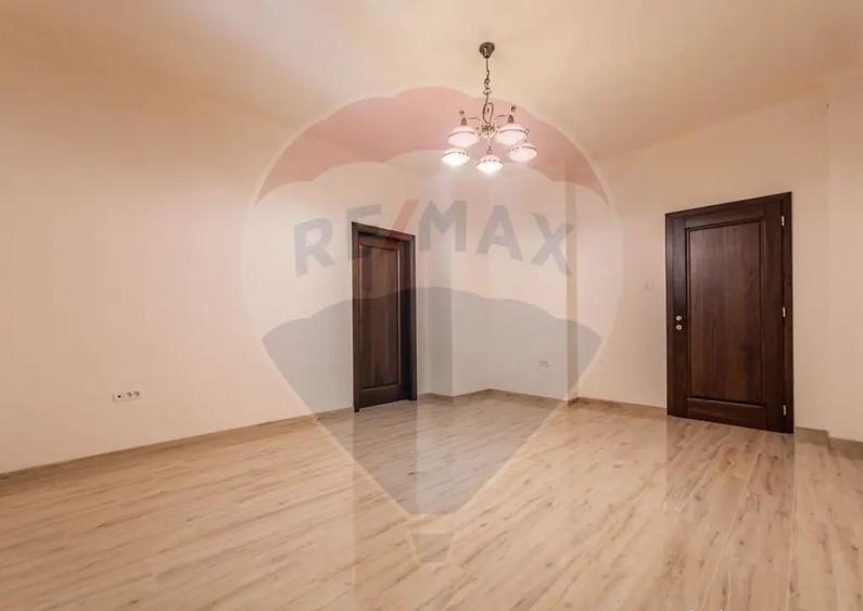 Spa?iu de birou de inchiriat in zona centrala - 1