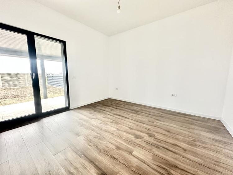 Duplex pe parter cu 3 camere si 2 bai - Mosnita Noua - 10