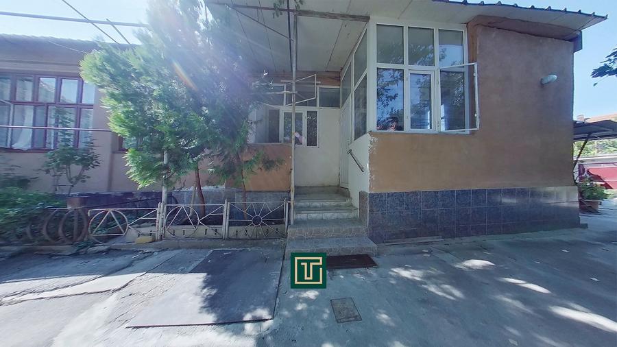 Apartament cu potential cu 2 camere la curte comuna in Centru - 9