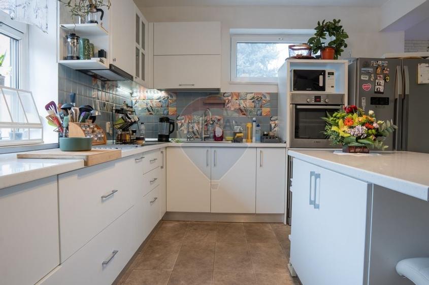 DE VANZARE Reședință Premium cu Piscină și Teren Generos – Sat Roșu - 10