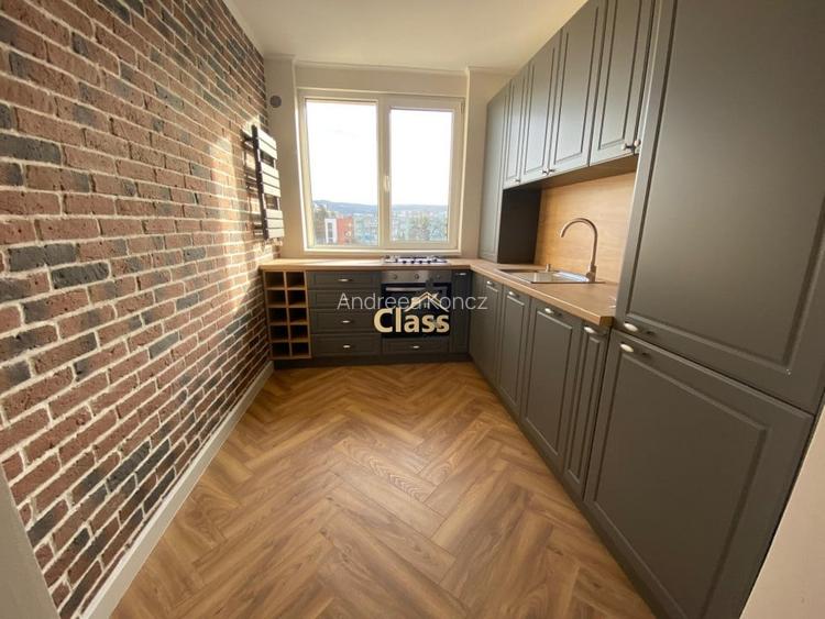 Apartament cu 3 camere semidecomandat în Grigorescu