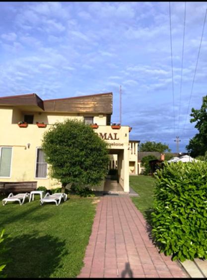 PENSIUNE in Tasnad cu predare afacere profitabila pentru investitori ! - 1