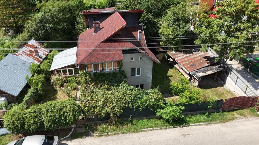 Casa de vanzare zona centrala langa magazinul Penny Brezoi - 1