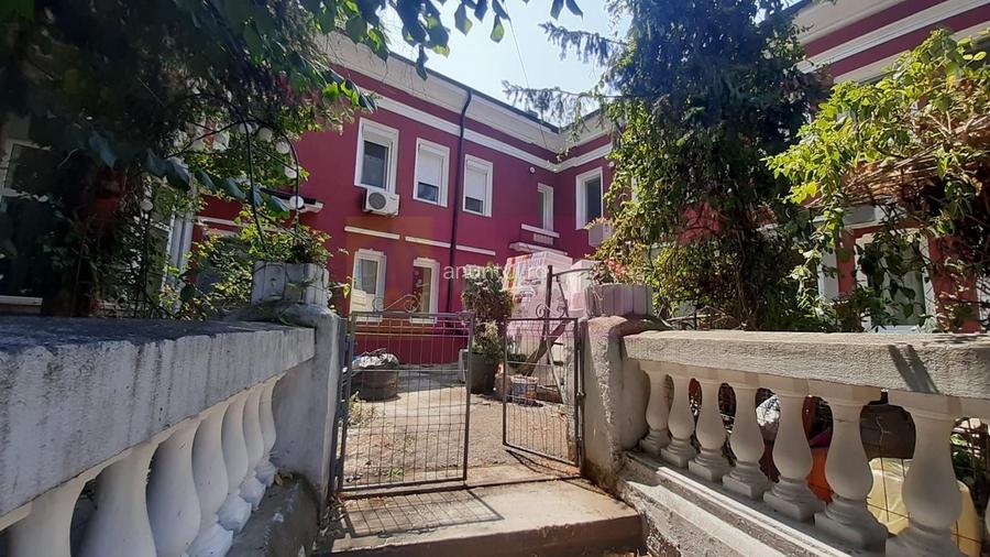 APARTAMENT BUN URANUS- PROASPAT RENOVAT - zona Palatul Parlamentului APARTAMENT BUN URANUS- PROASPAT RENOVAT - zona Palatul Parlamentului