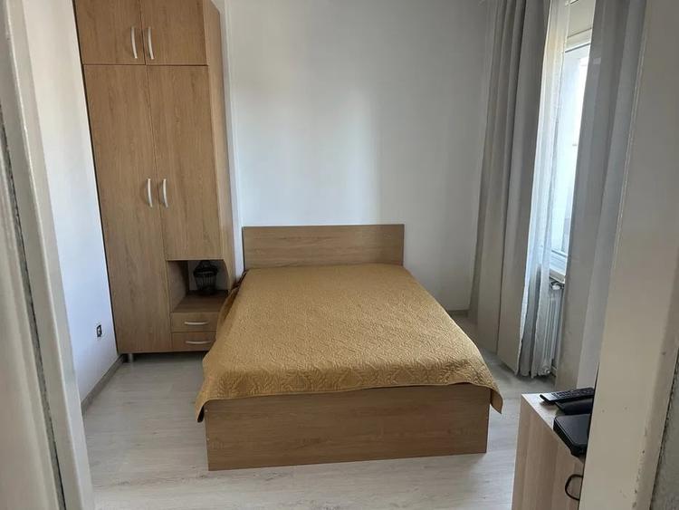 Apartament 2 camere, semidecomandat, 42 mp, centrala, ac, metrou, P-ta Romana - 1