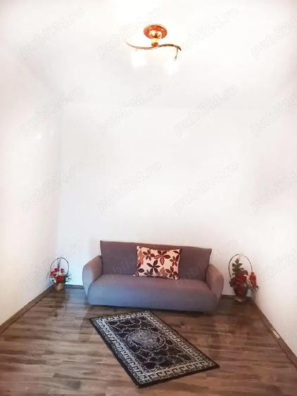 Doua case intr-o curte, partial din caramida, cu interior renovat in anul 2025, in zona buna, - 6