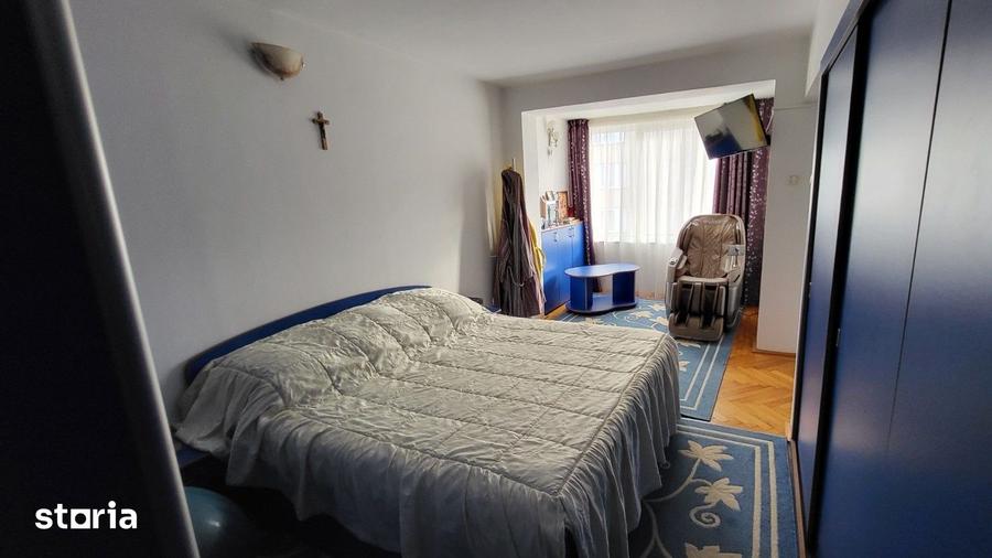 Apartament cu 3 camere decomandat în Centrul Civic