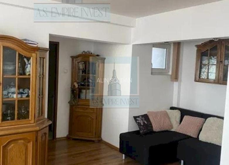 Apartament cu 3 camere decomandat în Răcădău