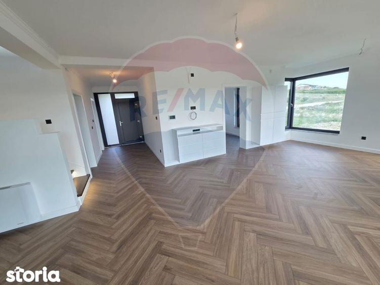Casa deosebita cu 4 dormitoare in Cihei - 16