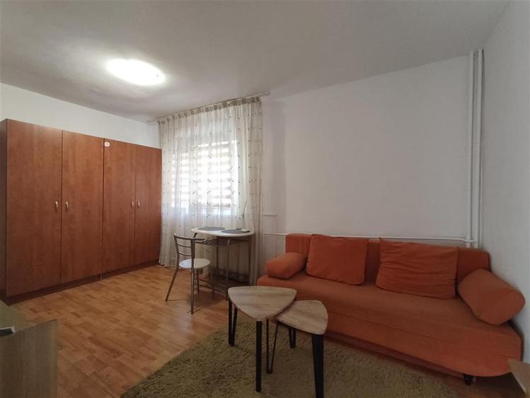 Garsoniera,parter, Oradea, zona Decebal - 8