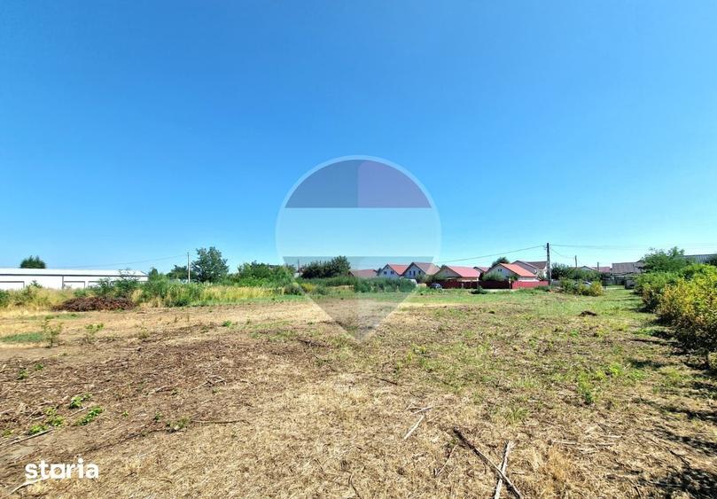 Teren de 1800 mp, în Sărata