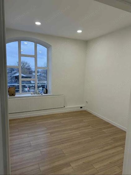 Spatiu comercial de inchiriat in zona 1 Mai - 4