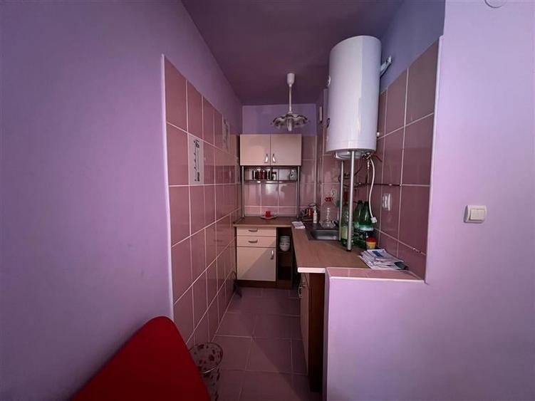 Apartament cu 2 camere semidecomandat, mobilat în Central