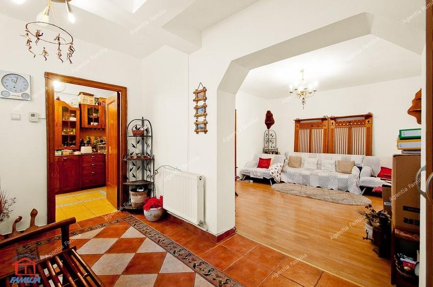 Casă individuală cu 3 camere cu Canalizare în Ultracentral