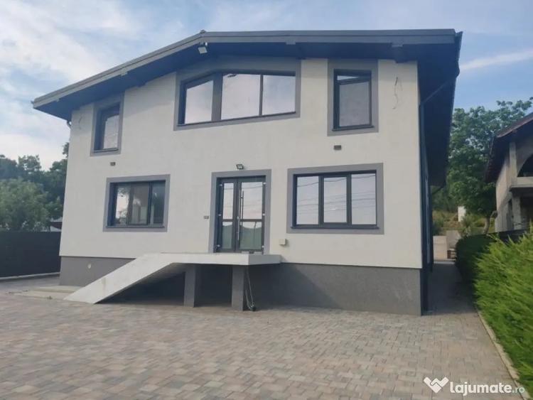 Spațiu comercial, de 386 mp, în Bălteni