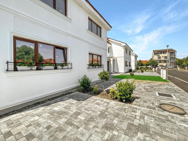 Duplex cu 5 camere cu Canalizare în Mehala