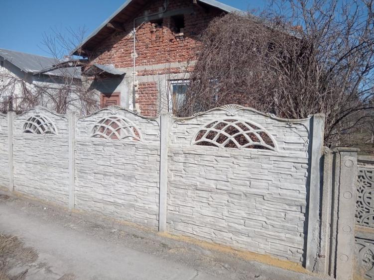 Casă cu 3 camere cu Teren 500 Mp în Brazi