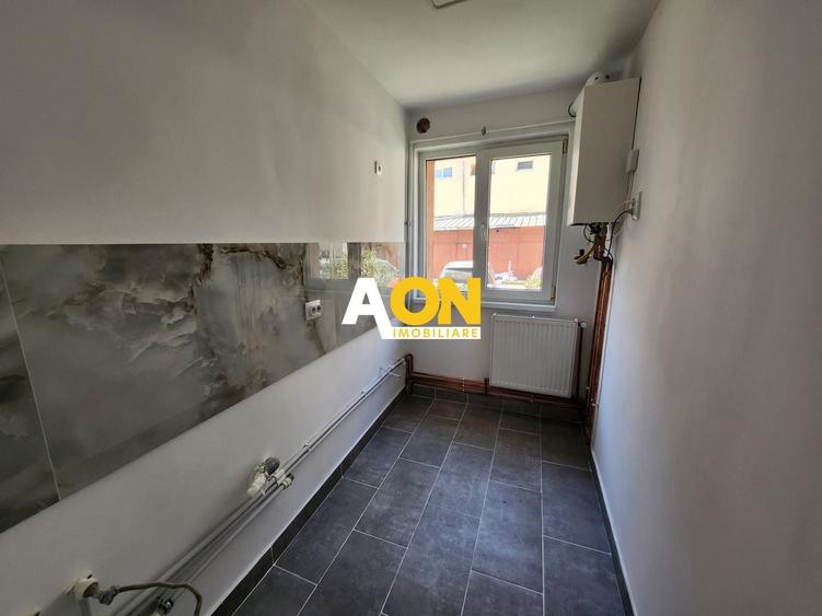 Apartament cu 2 camere decomandat, mobilat în Central