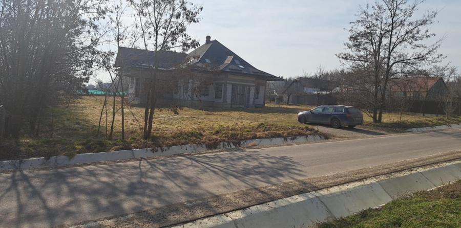 Casă individuală cu 5 camere în Berești