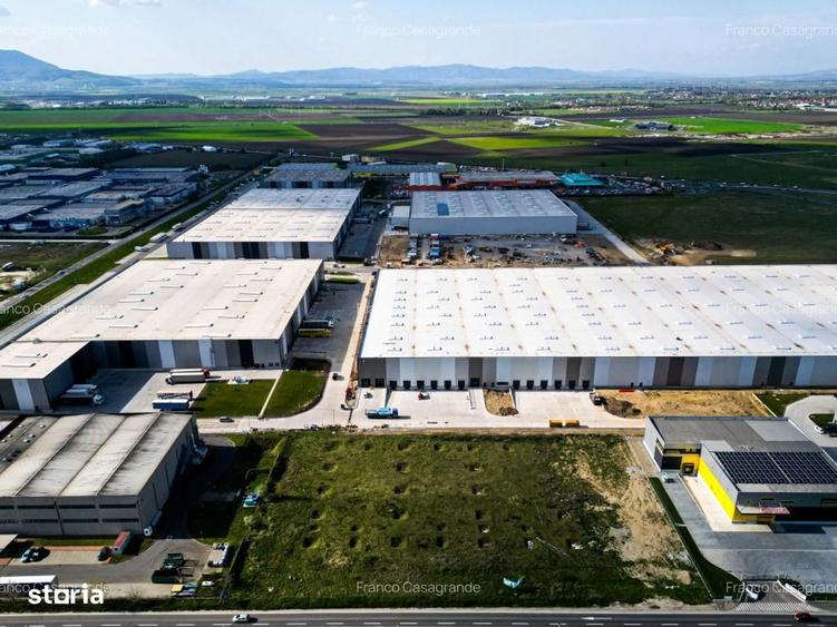 Teren de 9656 mp, în Centură