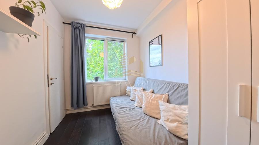 Apartament cu 3 camere semidecomandat, mobilat în Horea