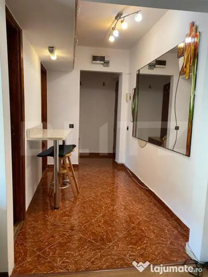 Apartament cu 3 camere decomandat în Dacia