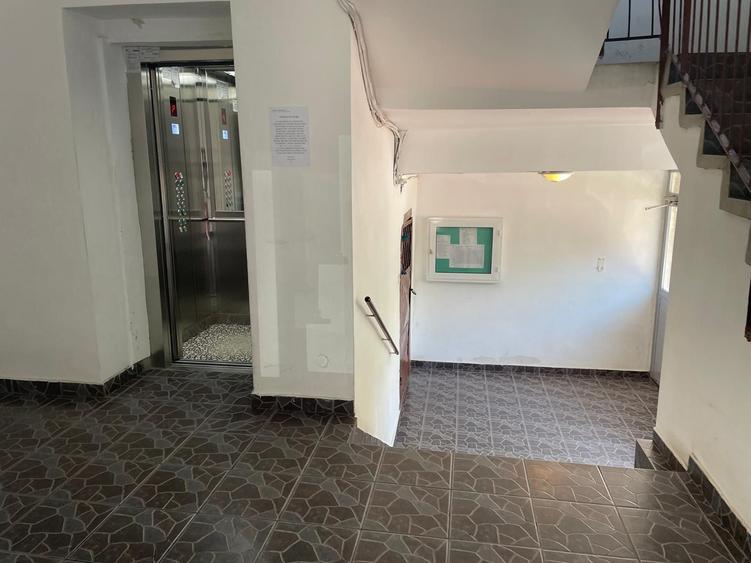 Apartament cu 4 camere decomandat în Ultracentral