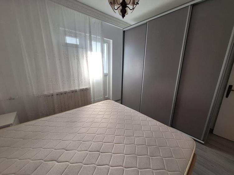 Apartament cu 3 camere decomandat în Dristor