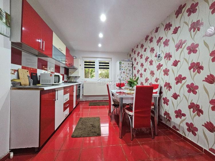 Apartament cu 2 camere semidecomandat, mobilat în Micro 11