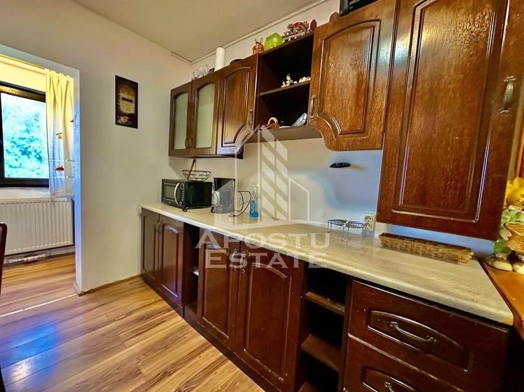 Apartament cu 2 camere semidecomandat în Aradului
