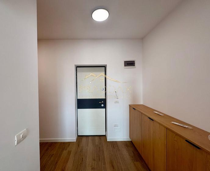 Apartament cu 2 camere semidecomandat, mobilat în Băneasa