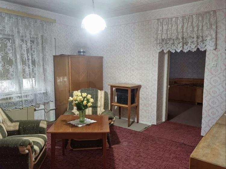 Casă cu 3 camere în Iratoșu