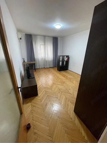 Garsonieră decomandată, mobilată în Dristor