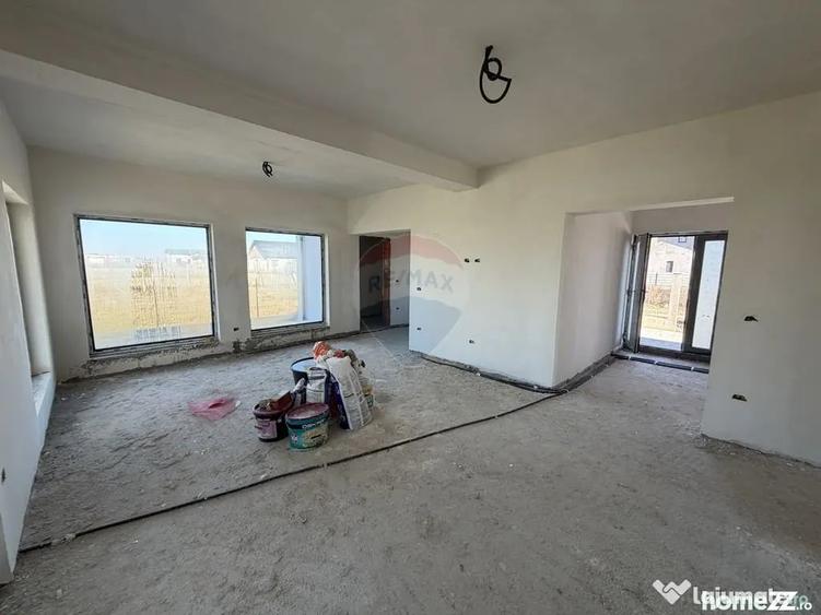 Casă cu 4 camere cu Teren 470 Mp în Câmpineanca