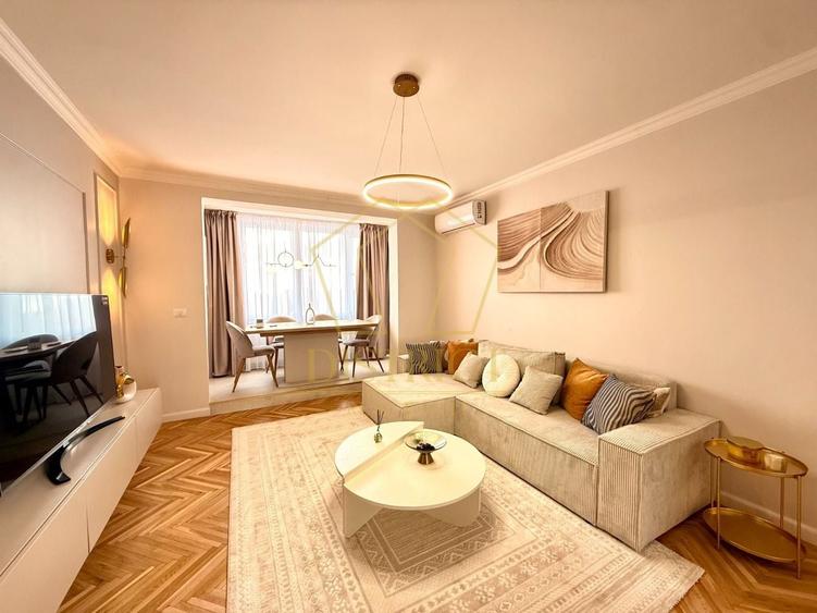 Apartament cu 3 camere semidecomandat, mobilat în Central