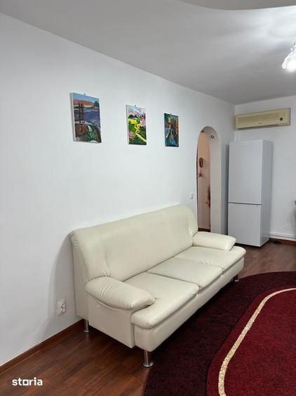 Apartament cu 3 camere decomandat în Tei