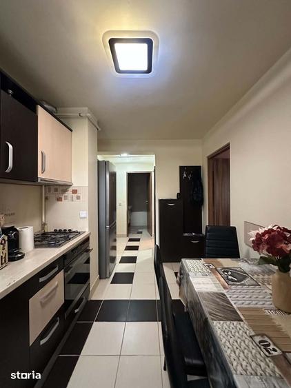 Apartament cu 2 camere decomandat în Botizului