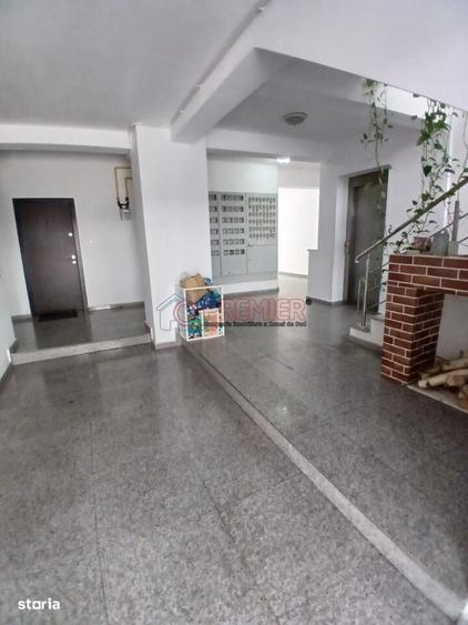 Apartament cu 2 camere în Apărătorii Patriei