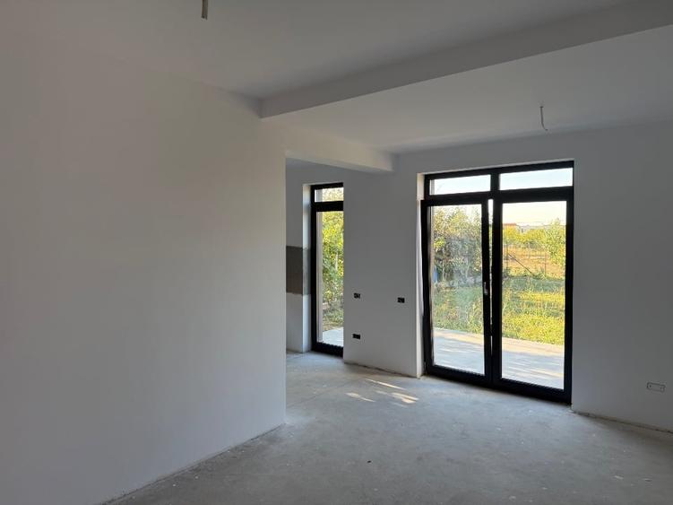 Duplex cu 4 camere cu Canalizare în Dumbrăvița