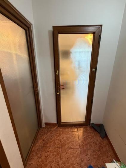 Apartament cu 3 camere decomandat, mobilat în Valea Rosie