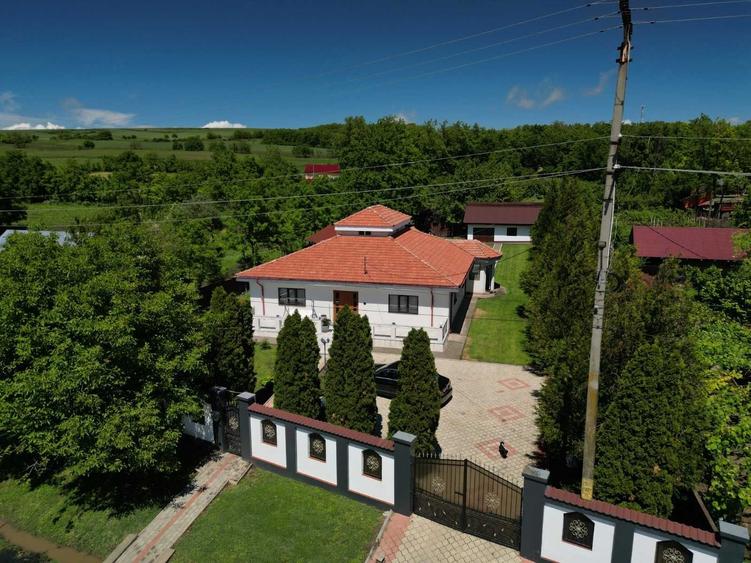 Casă cu 4 camere în Răducăneni