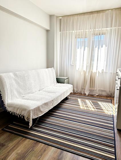 Apartament cu 3 camere decomandat în Drumul Taberei