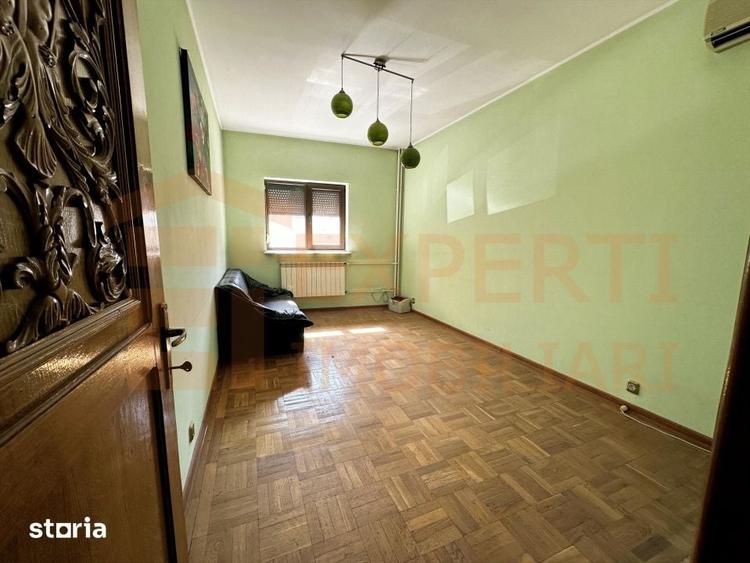 Casă cu 8 camere cu Teren 150 Mp în 13 Septembrie