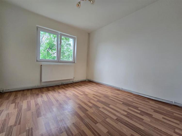 Apartament cu 2 camere semidecomandat în Mircea cel Bătrân
