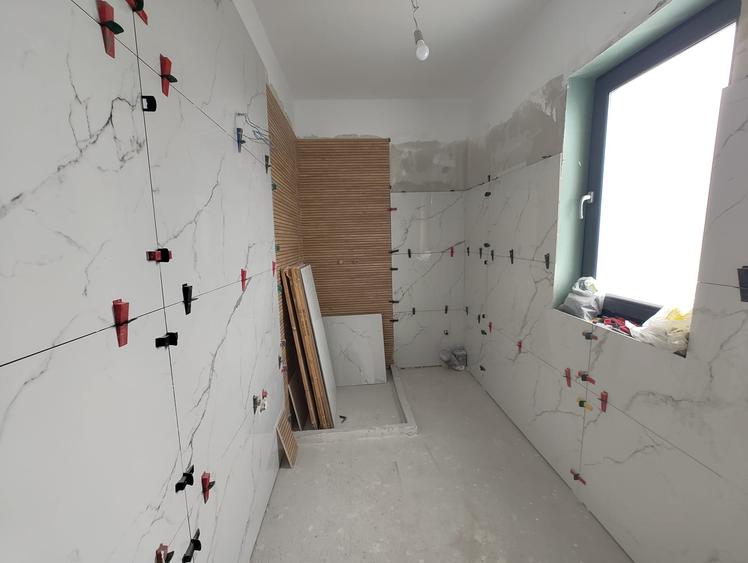 Casă P+E modernă  -  3 dormitoare  -  2 băi  -  347 mp teren - 8