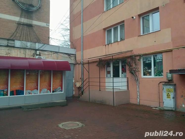 Se inchiriaza spatiu comercial in zona centrala a Sucevei, compus din 2 camereStr. Ana Ipatescu nr 4 - 3