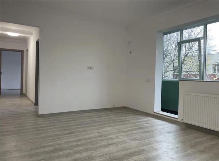 Vanzare Apartament 3 Camere Semidecomandat Berceni-Ornamentului - 1