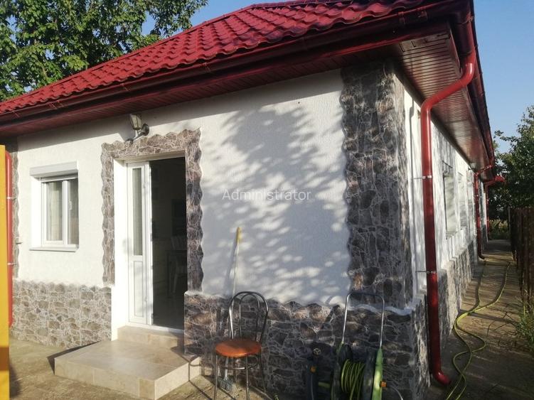 Casă individuală cu 3 camere în Lacu Sărat Casă individuală cu 3 camere în Lacu Sărat