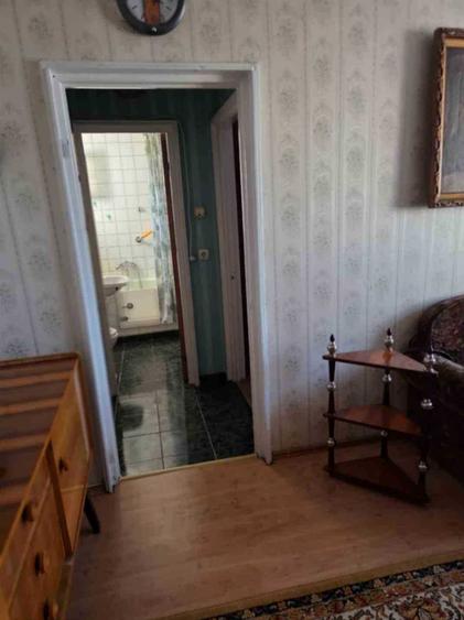 Apartament cu 3 camere semidecomandat în Centrul Civic